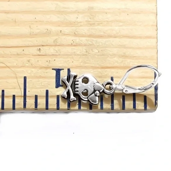 Silver Skull & Crossbones Dangle Earrings - Picture 3 of 3